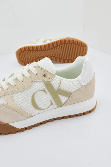 CALVIN KLEIN  TOOTHY RUNNER BOLD  en color GH IVORY  (2)