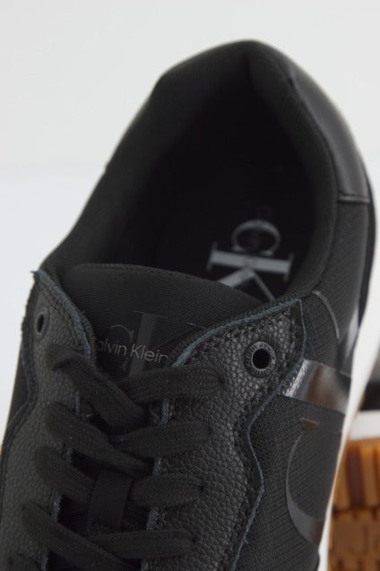 CALVIN KLEIN  RUNNER BOLD MONO en color BDS BLACK  (4)