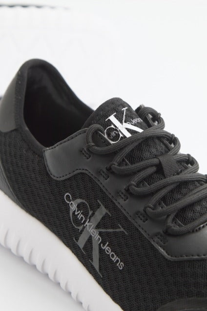 CALVIN KLEIN  EVA RUNNER MONOLOGO en color BDS BLACK  (4)