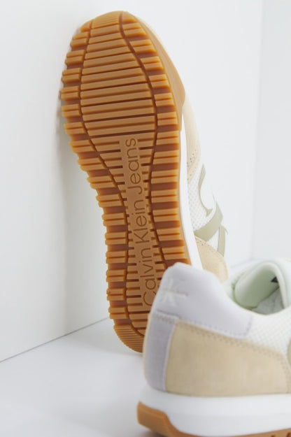 CALVIN KLEIN TOOTHY RUNNER BOLD en color FIVORY  (2)