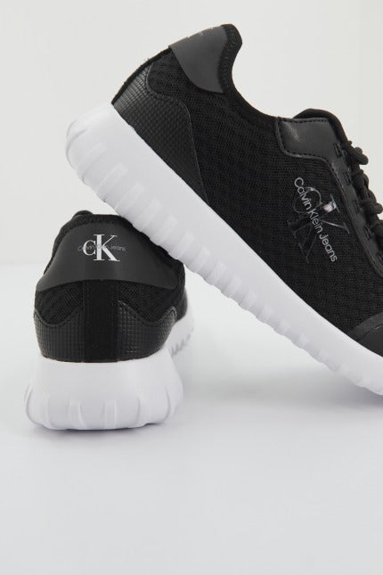CALVIN KLEIN  EVA RUNNER MONOLOGO en color BDS  (3)