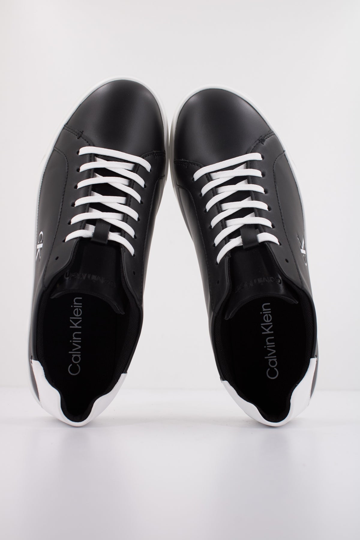 CALVIN KLEIN LOW PRO CUPS LTH MG en color BLACK  (3)