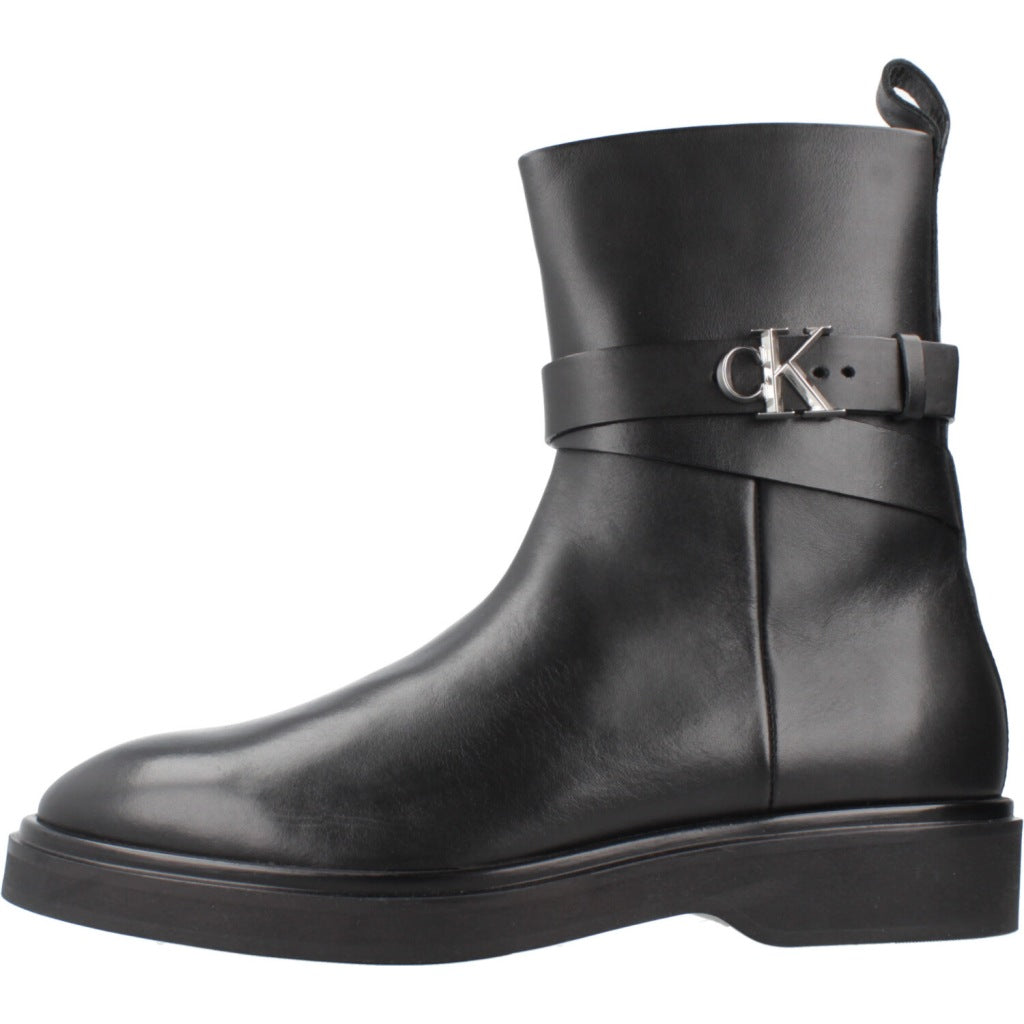 CALVIN KLEIN ANKLE BOOT W/ METAL  en color BLACK  (2)