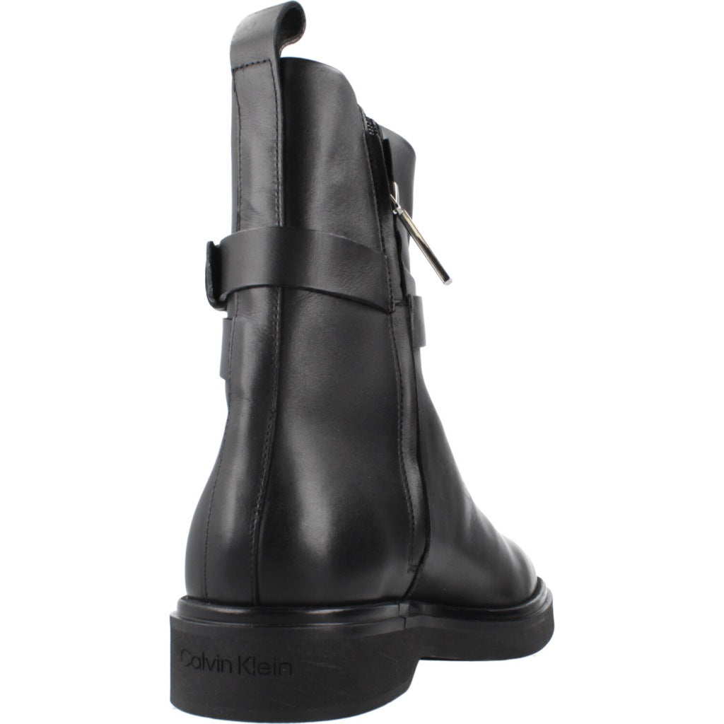 CALVIN KLEIN ANKLE BOOT W/ METAL  en color BLACK  (3)