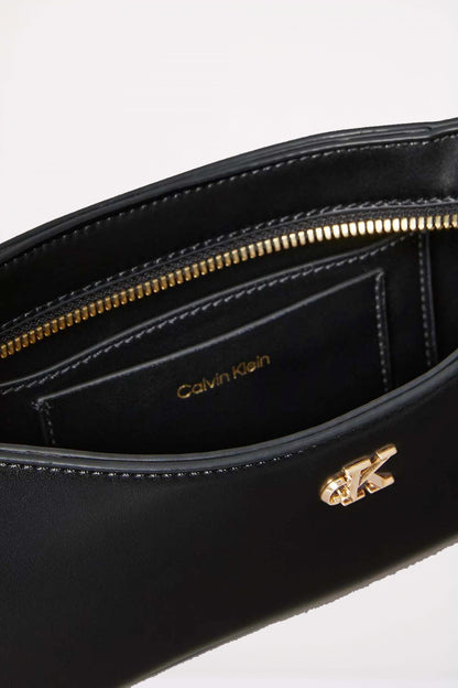 CALVIN KLEIN CK SMALL SHOULDER BA en color BLACK  (3)