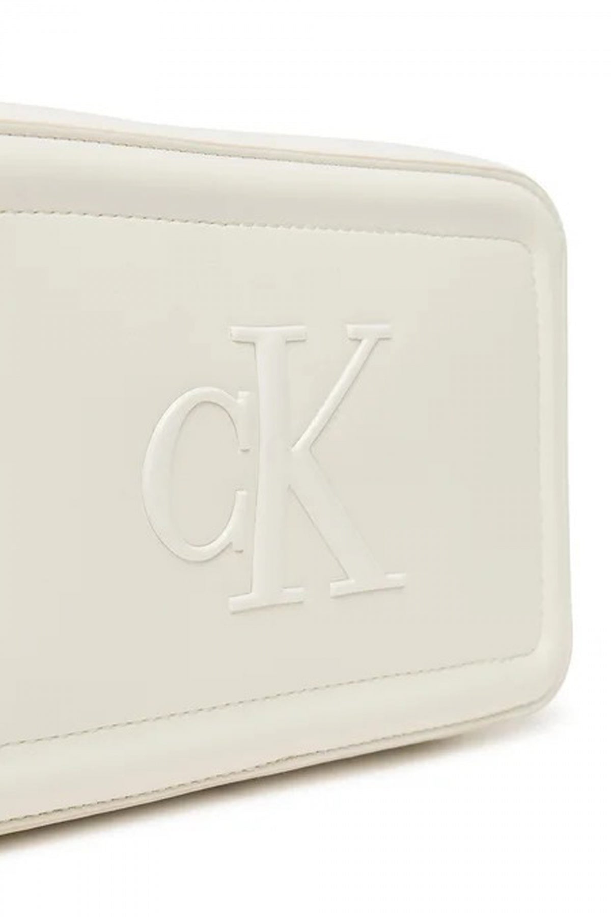 CALVIN KLEIN RAISED CK CAMERA BAG en color WHITE  (3)
