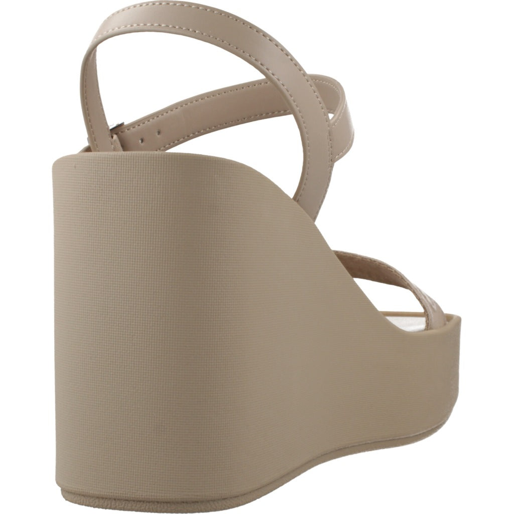 CALVIN KLEIN WEDGE  SNDL WEBBIN en color PDT  (3)