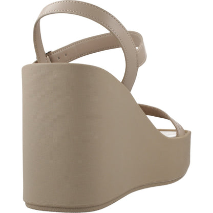 CALVIN KLEIN WEDGE  SNDL WEBBIN en color PDT  (3)