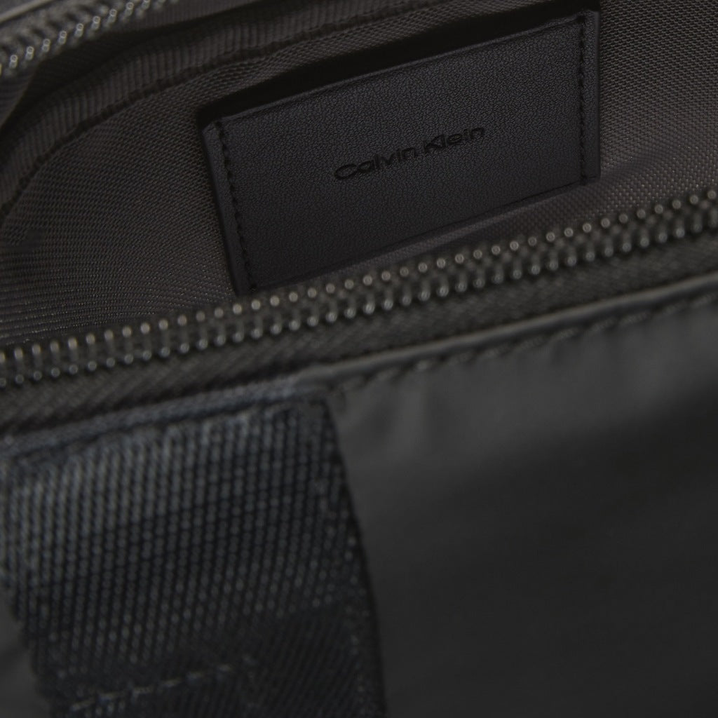 CALVIN KLEIN LVDG RUBBERIZE en color UB  (6)