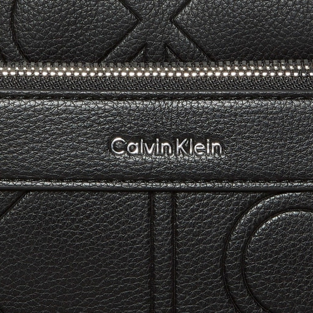CALVIN KLEIN LVDG EMBLEM EM en color UB  (4)