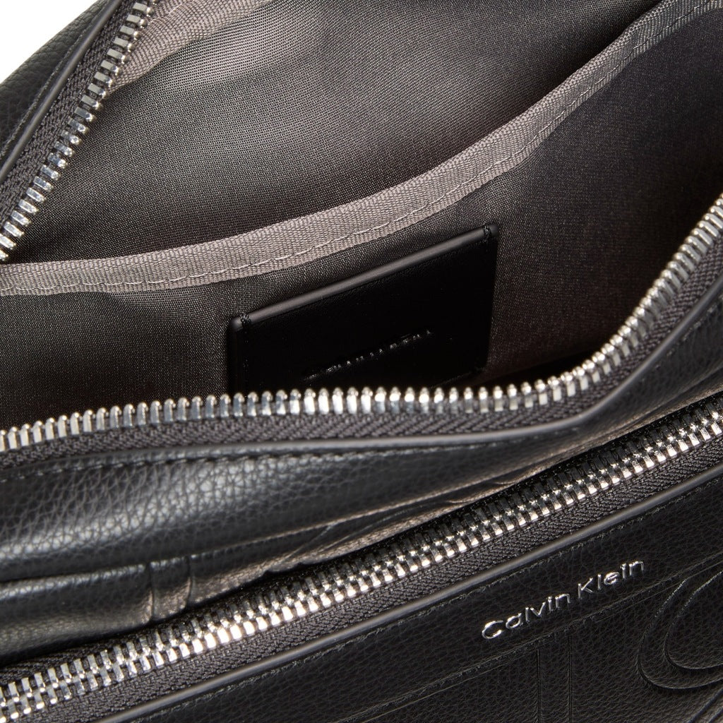 CALVIN KLEIN LVDG EMBLEM EM en color UB  (5)