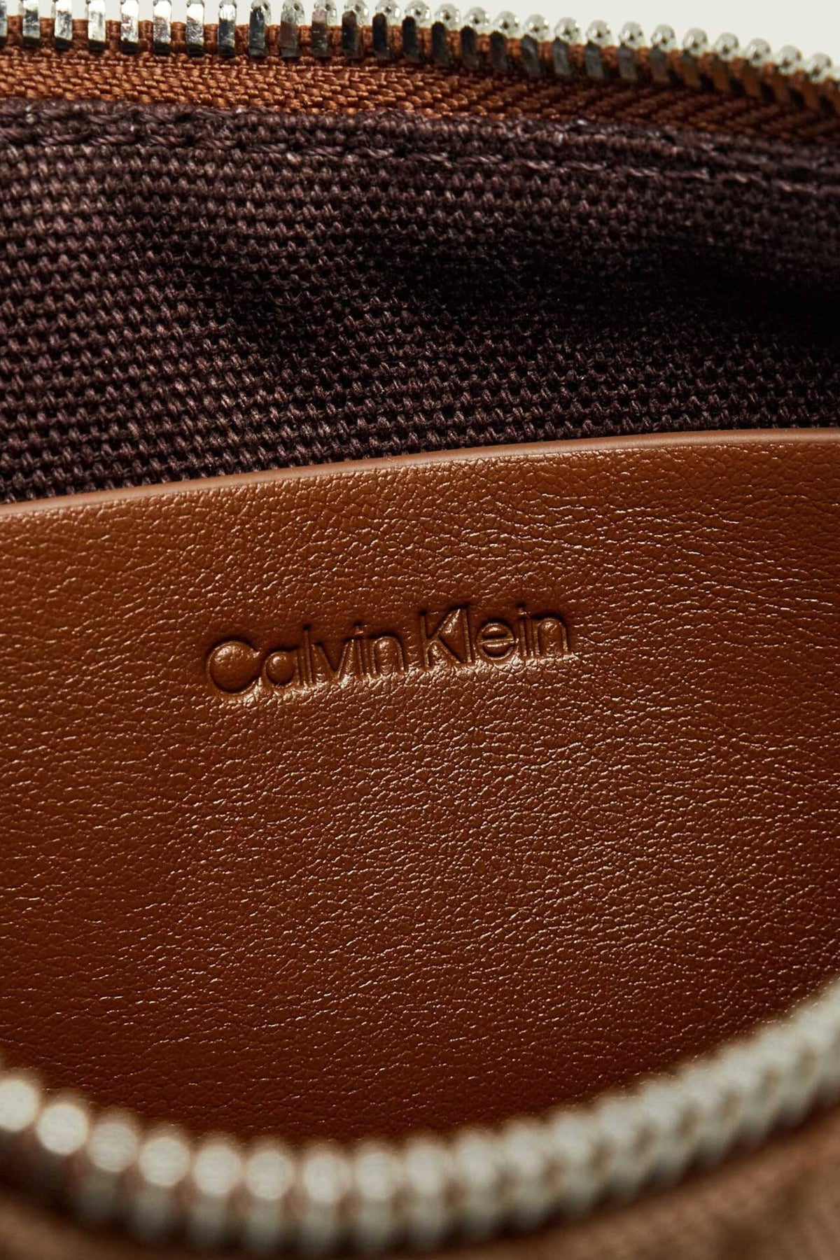CALVIN KLEIN LVFG EMBLEM AO en color DZ  (3)