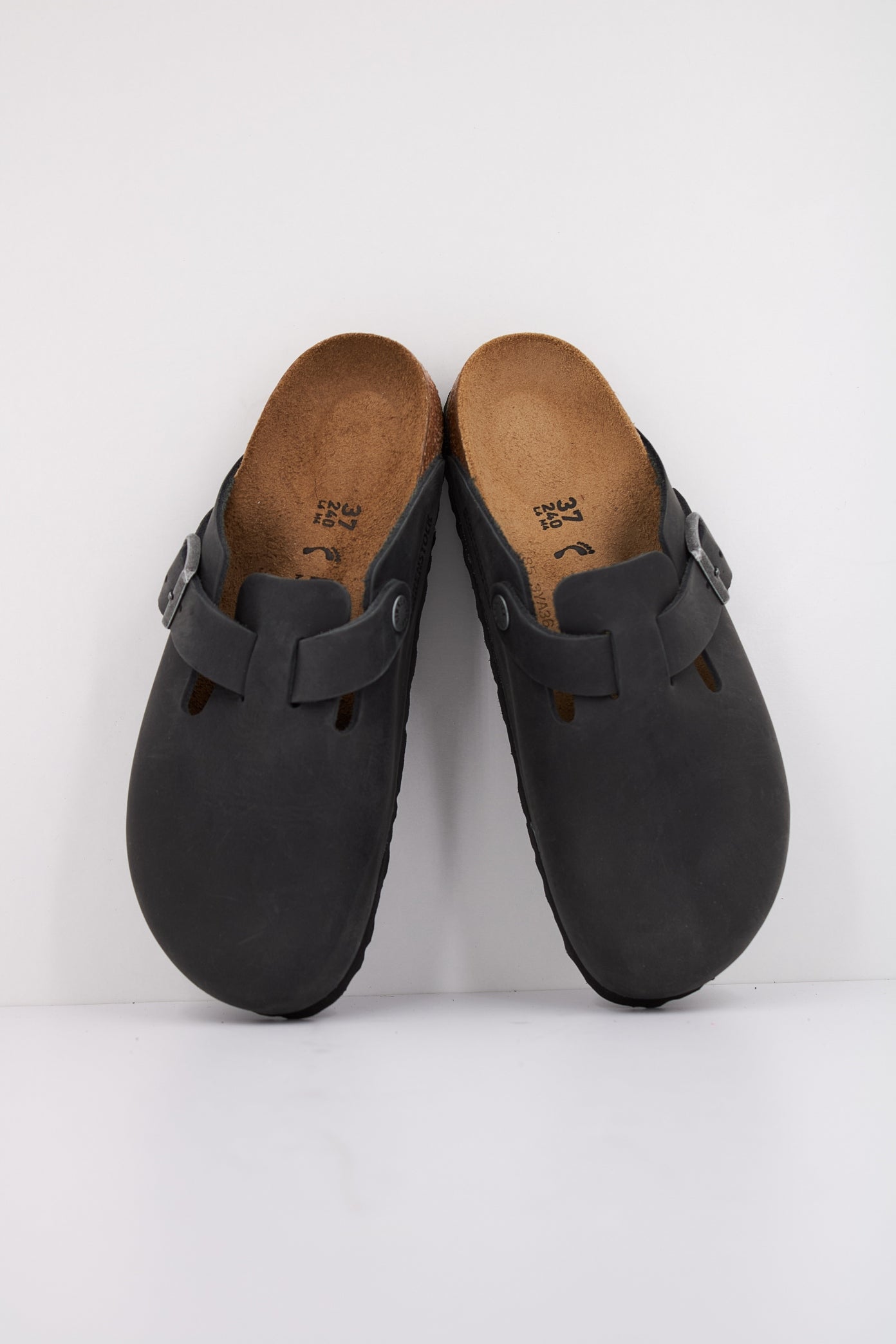 BIRKENSTOCK BOSTON  en color BLACK  (3)