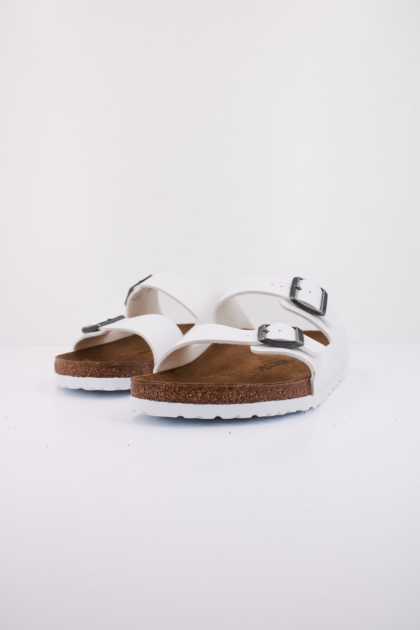 BIRKENSTOCK ARIZONA BS en color WHITE  (2)