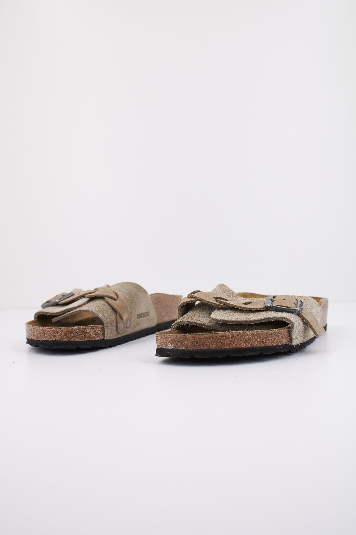 BIRKENSTOCK PULA BRAIDED SUEDE L en color TAUPE  (2)