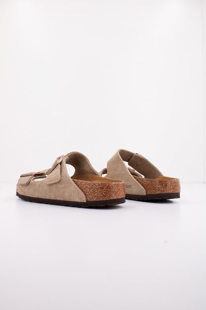 BIRKENSTOCK ARIZONA SUEDE LEATHE en color TAUPE  (3)