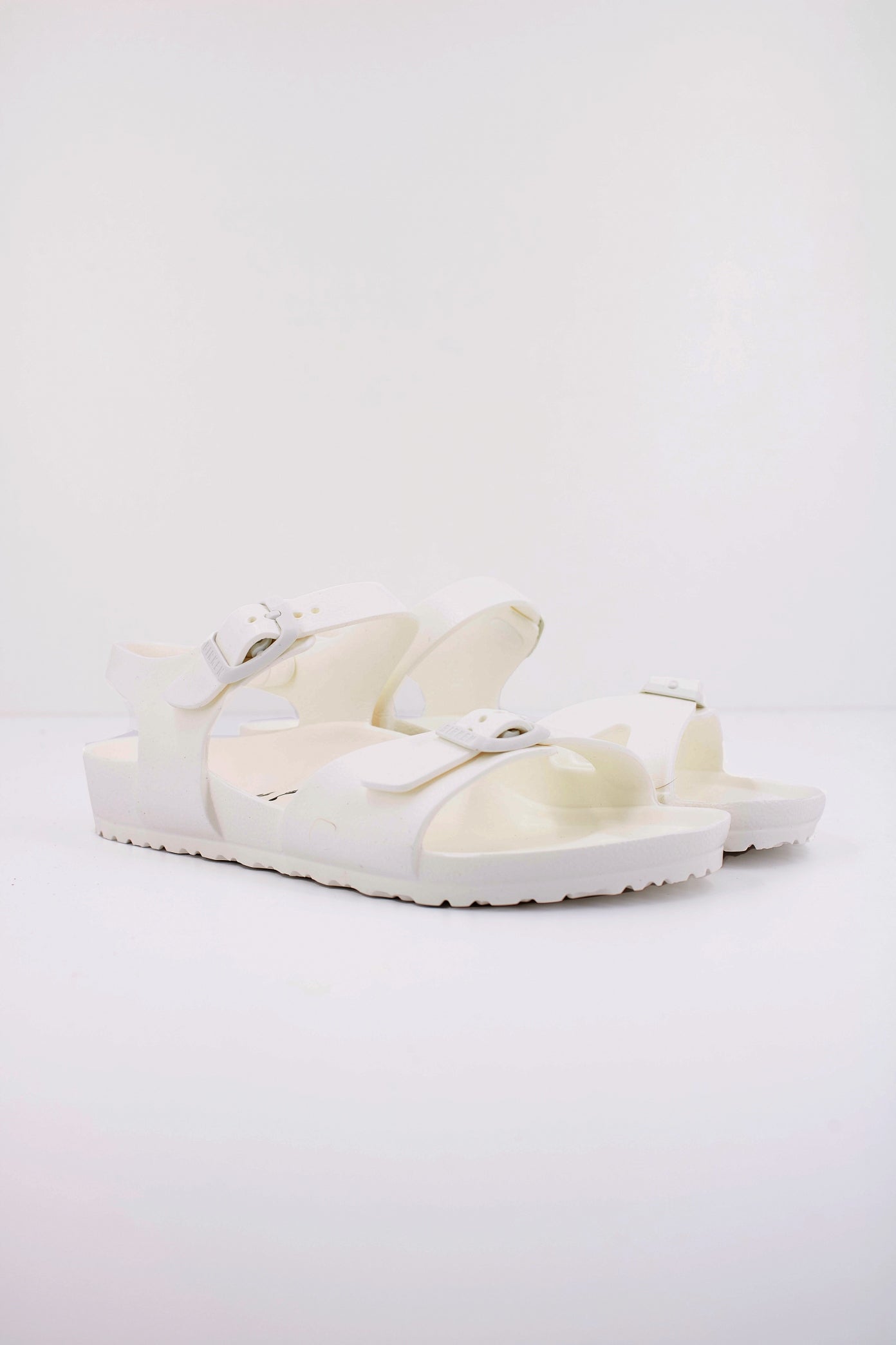 BIRKENSTOCK RIO EVA en color WHITE  (2)