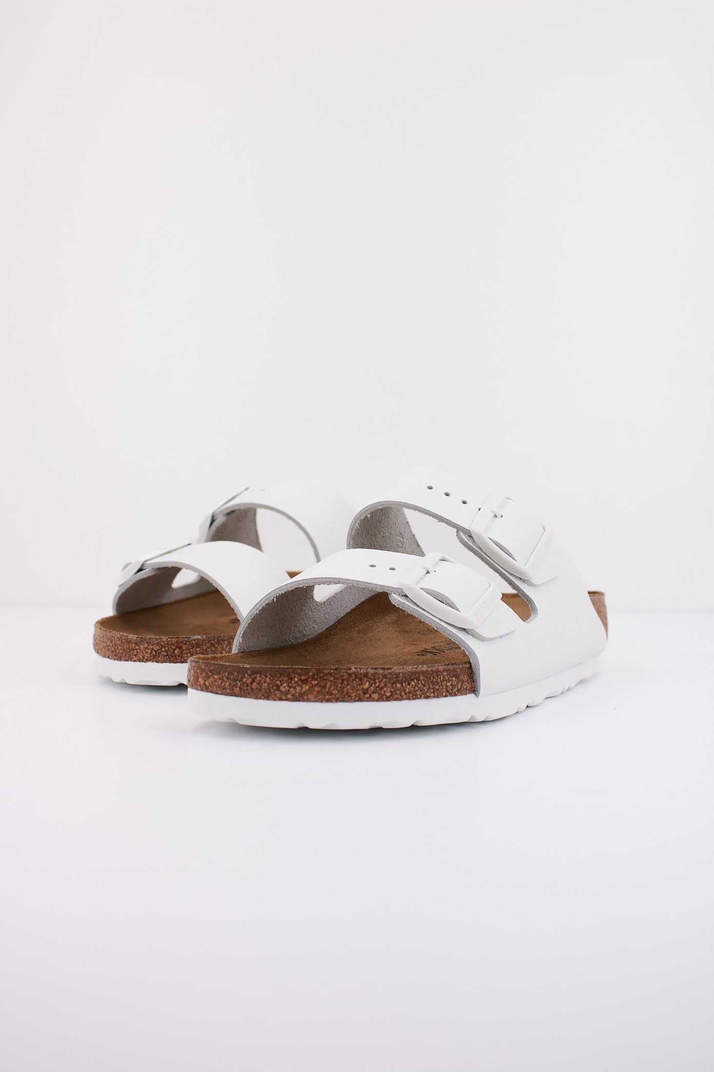 BIRKENSTOCK ARIZONA NATURAL LEAT en color WHITE  (2)