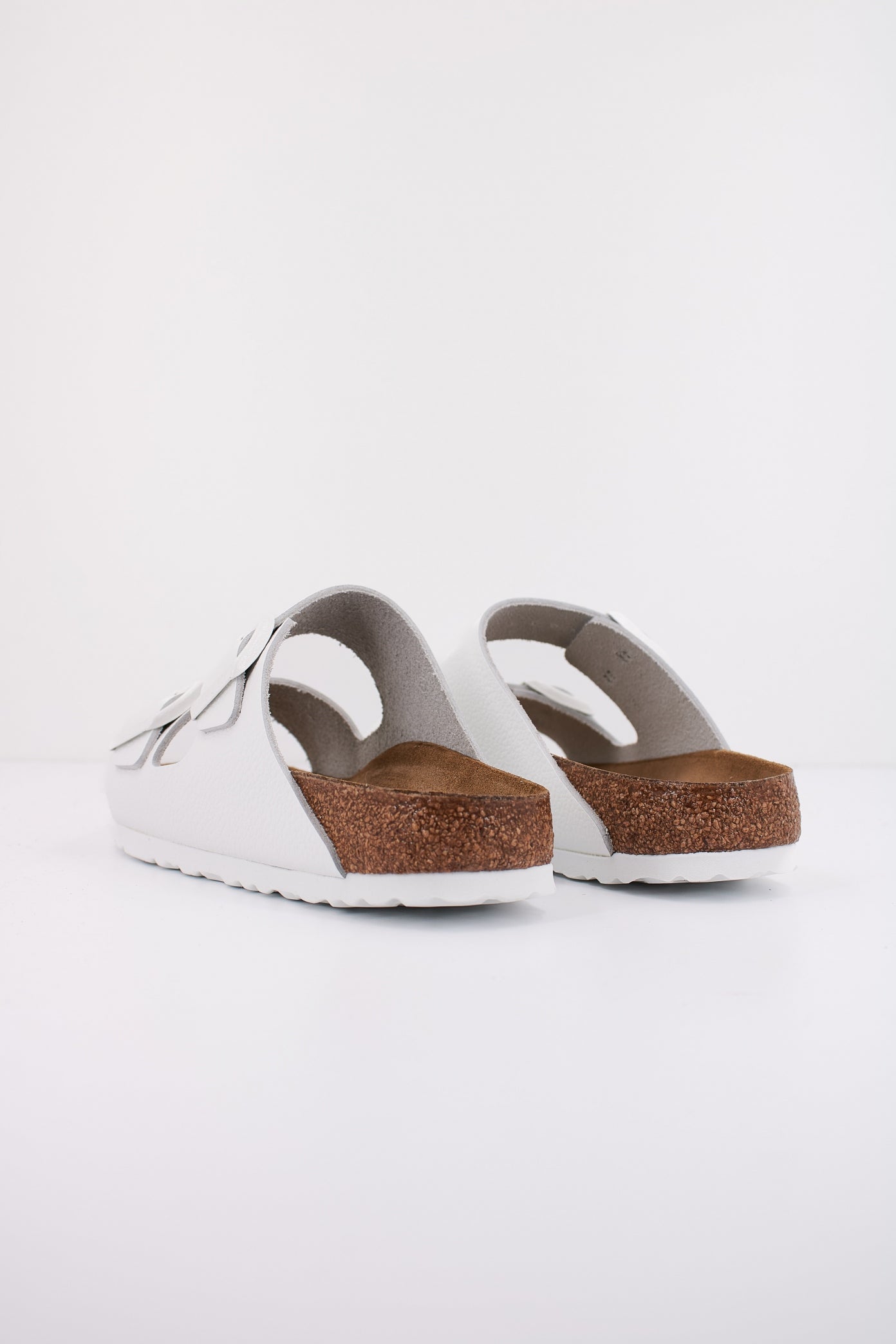 BIRKENSTOCK ARIZONA NATURAL LEAT en color WHITE  (3)