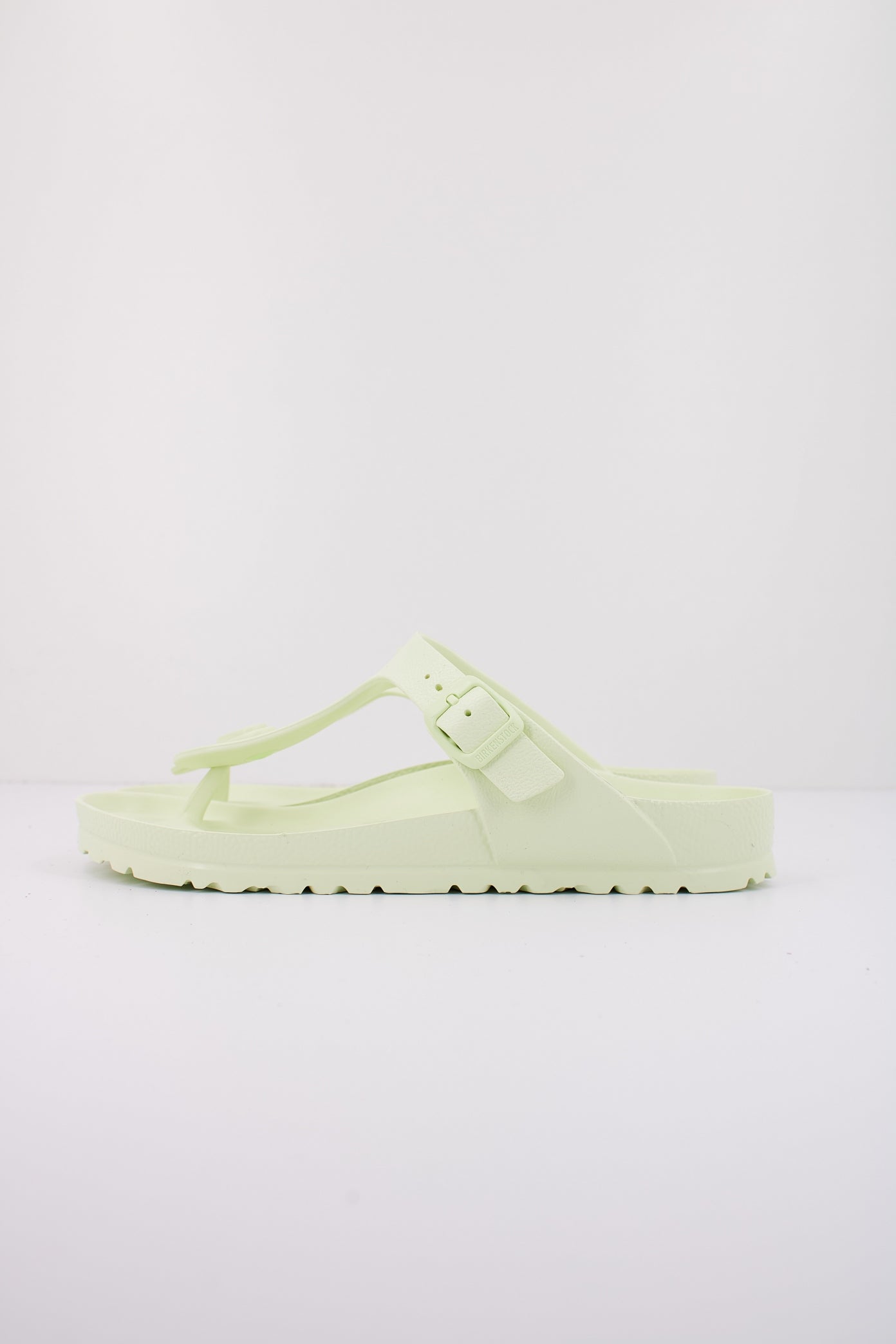 BIRKENSTOCK GIZEH ESSENTIALS EVA en color FDDLM  (1)