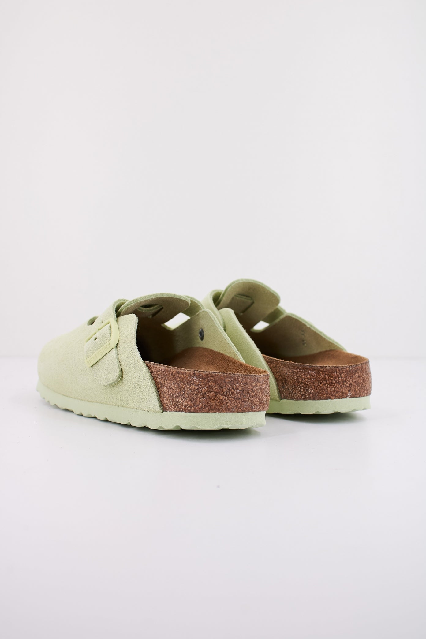 BIRKENSTOCK  BOSTON SUEDE LEATHE en color FADEDLIME  (3)