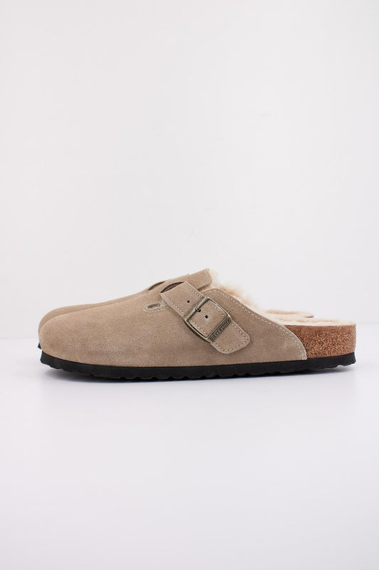 BIRKENSTOCK BOSTON VL/ SHEARLING en color TAUPE  (1)