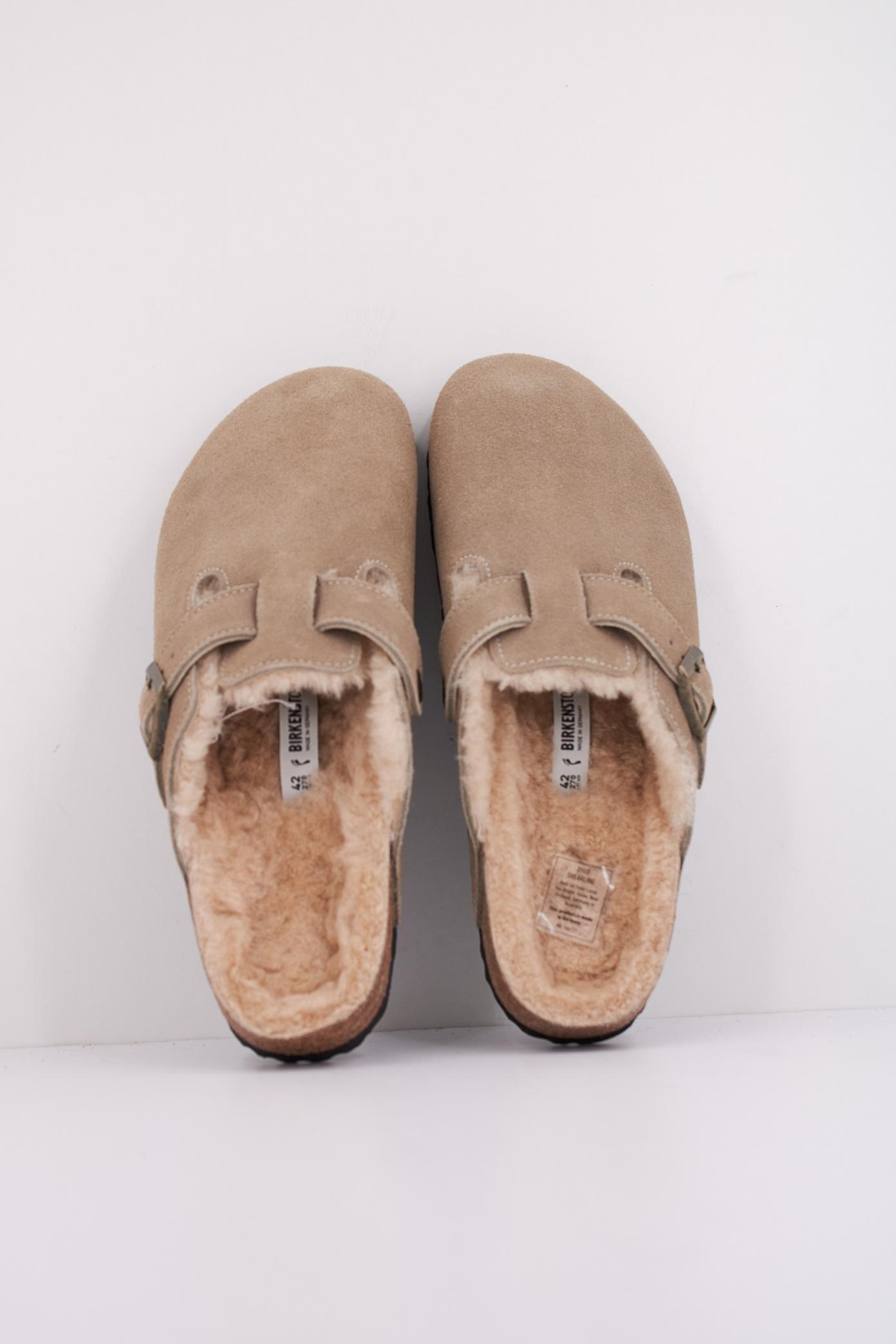 BIRKENSTOCK BOSTON VL/ SHEARLING en color TAUPE  (3)