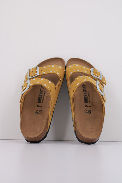 BIRKENSTOCK ARIZONA RIVET BORDER en color OCHRE  (3)