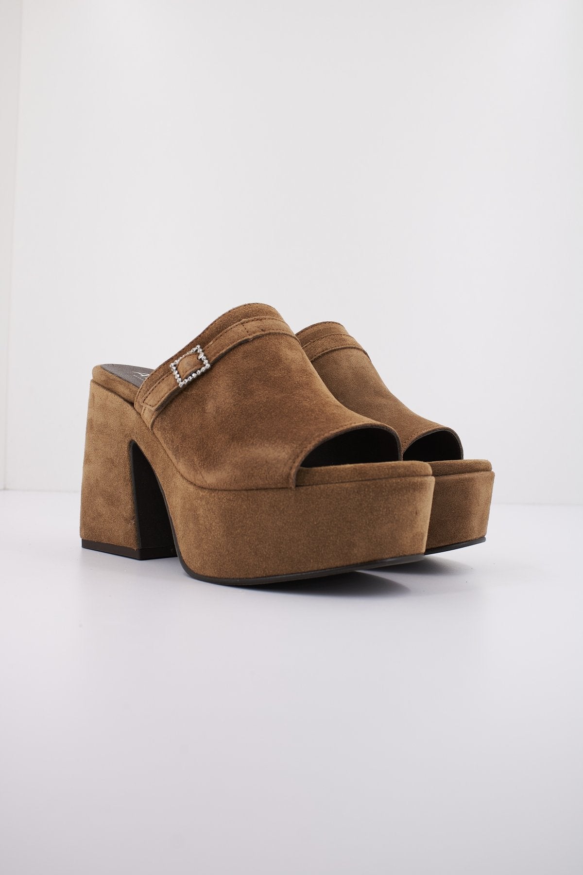 ALPE   en color CUERO  (2)