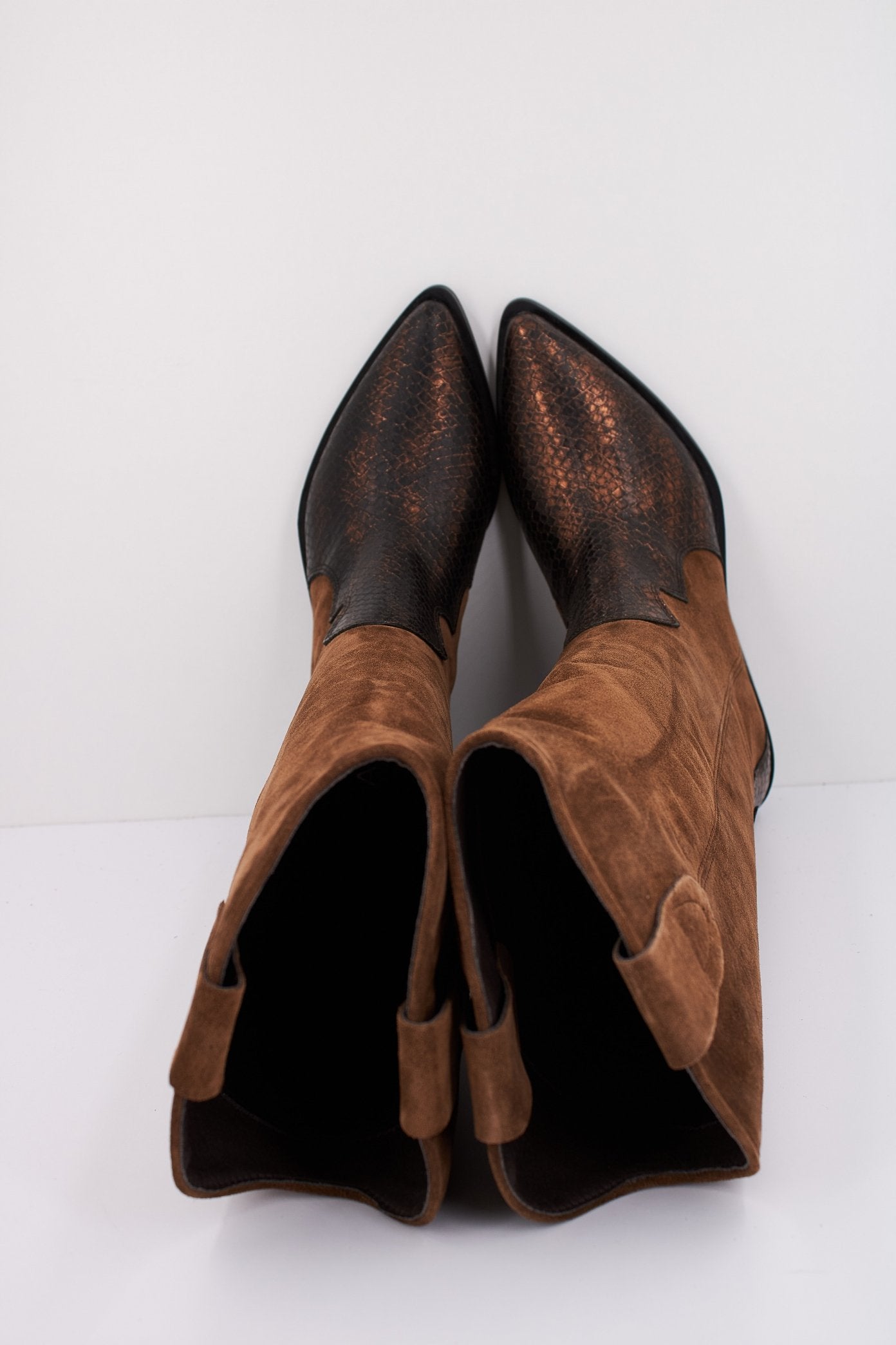 ALPE HOLLY en color BRONZO  (3)