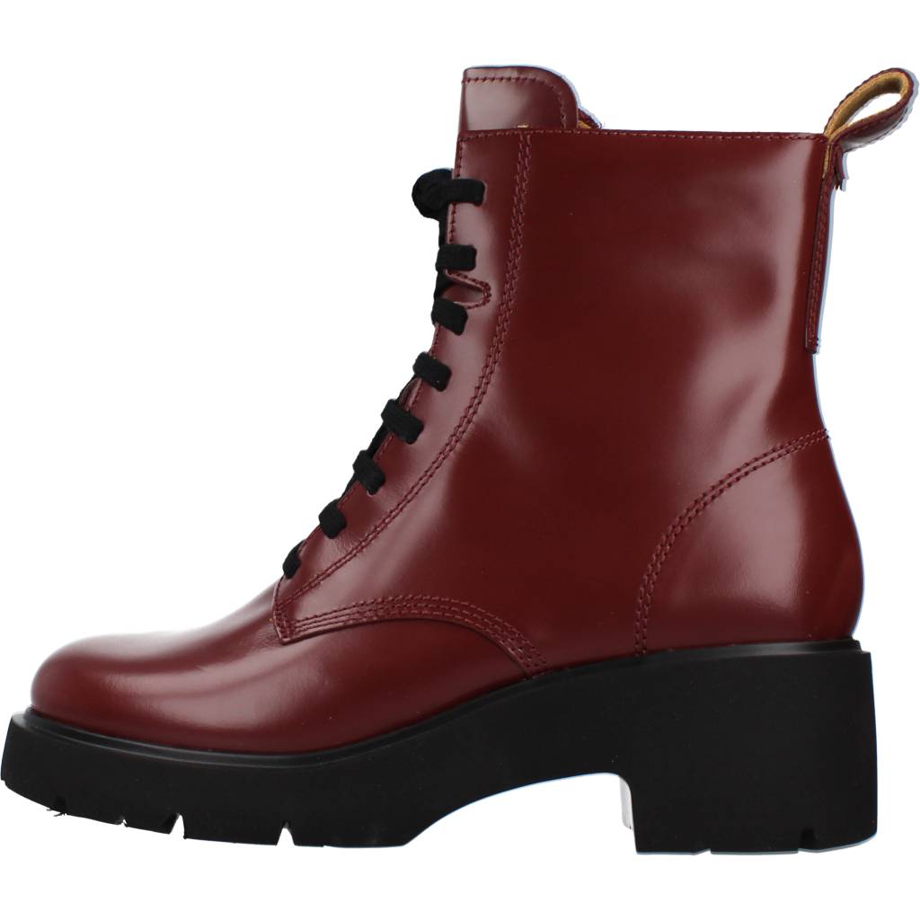 CAMPER MILAH en color GARNET  (2)