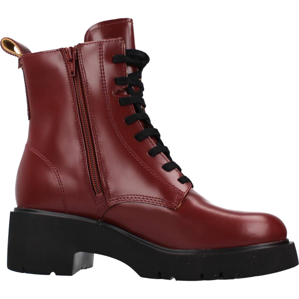 CAMPER MILAH en color GARNET  (4)