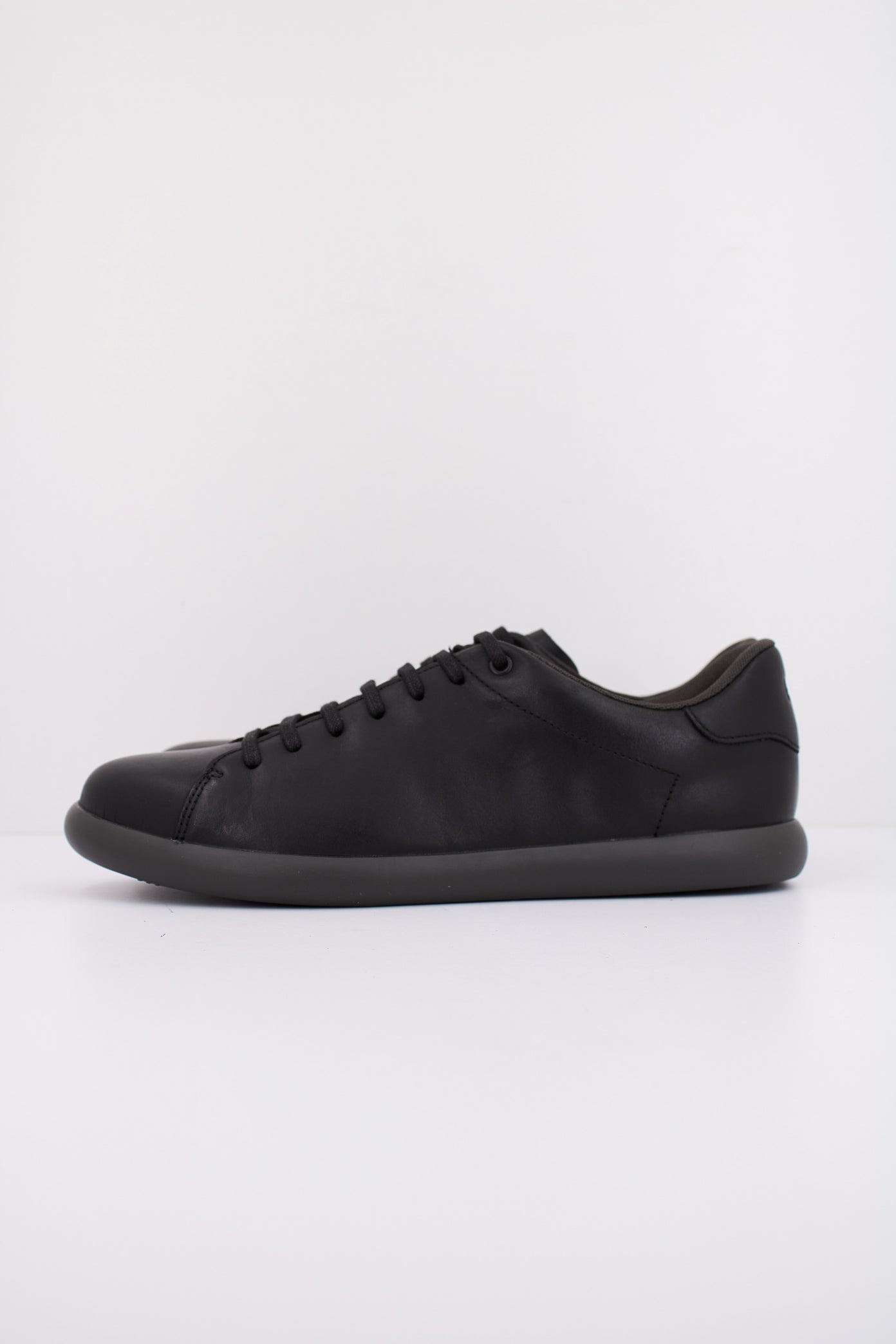 CAMPER PELOTAS SOLLER en color BLACK  (1)