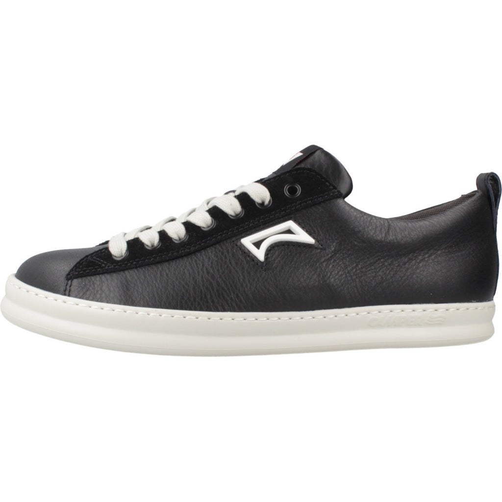 CAMPER  RUNNER en color NEGRO  (2)