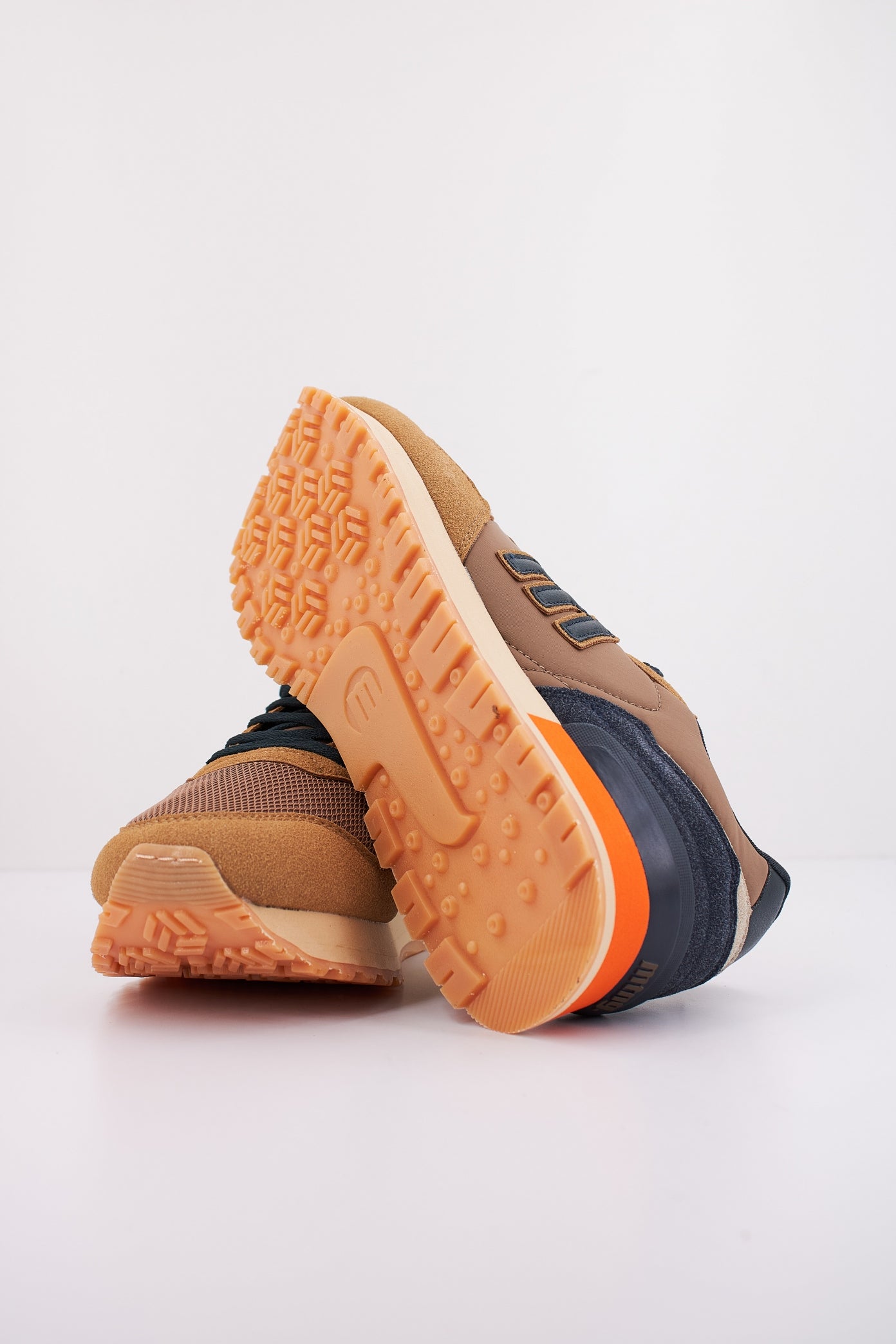 MTNG M en color C  (5)