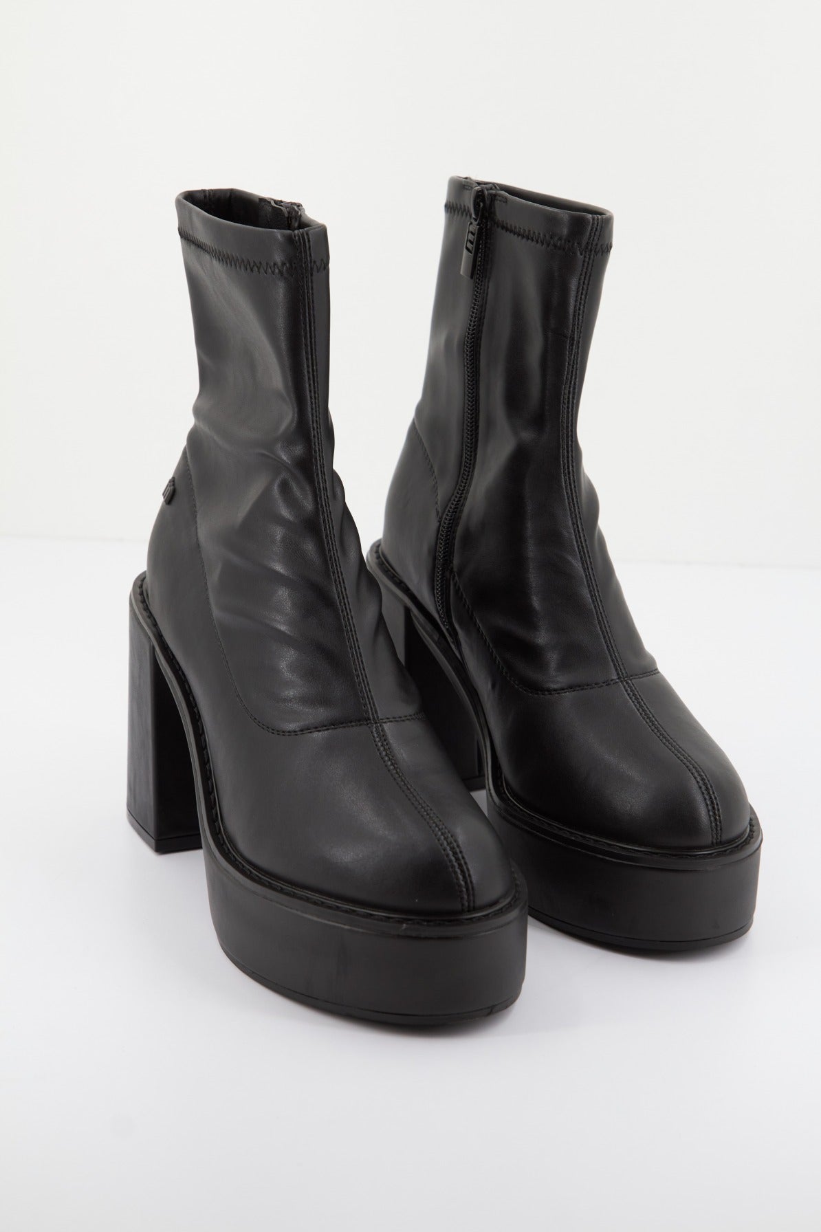 MTNG M en color C  (2)