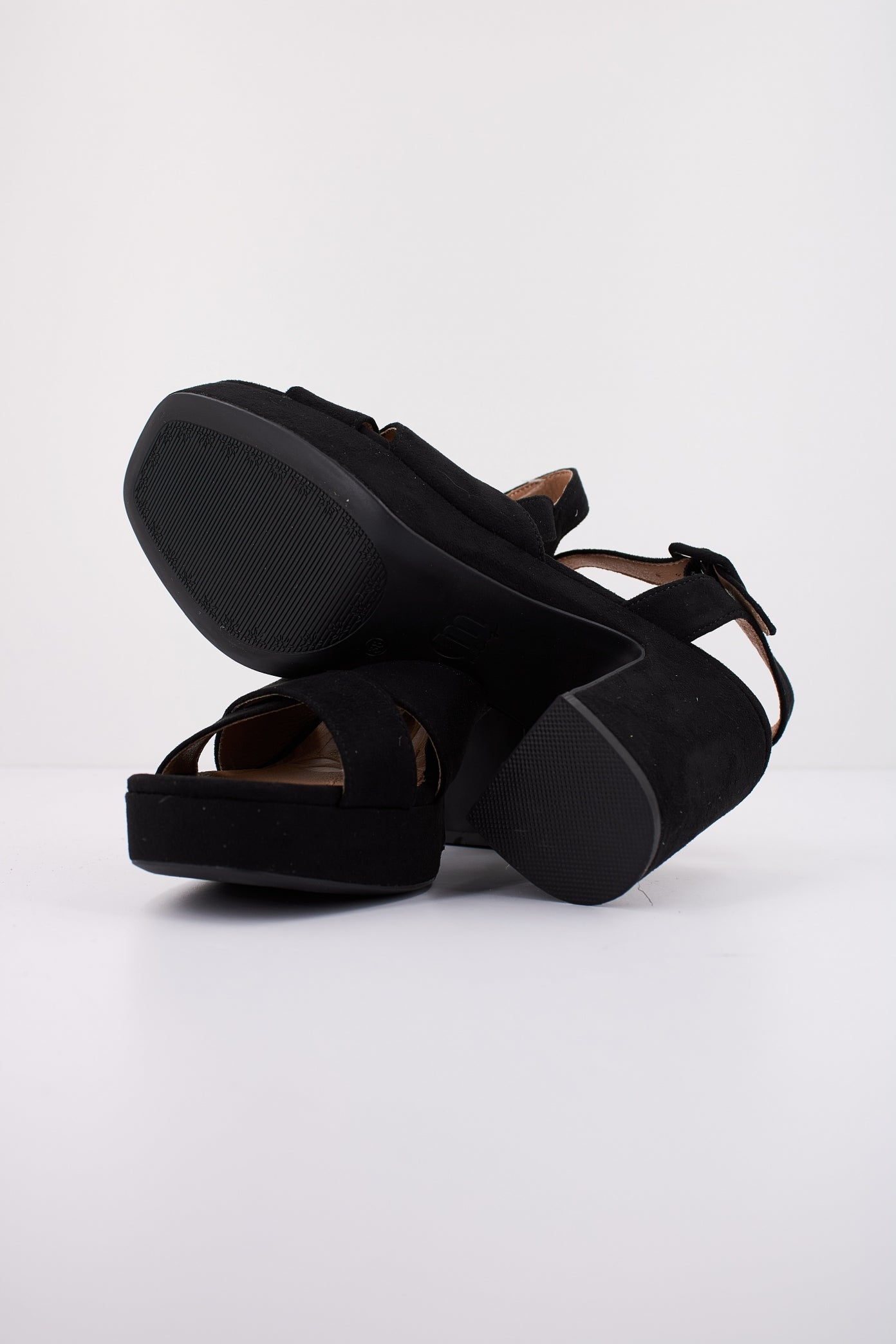 MTNG M  en color C  (4)