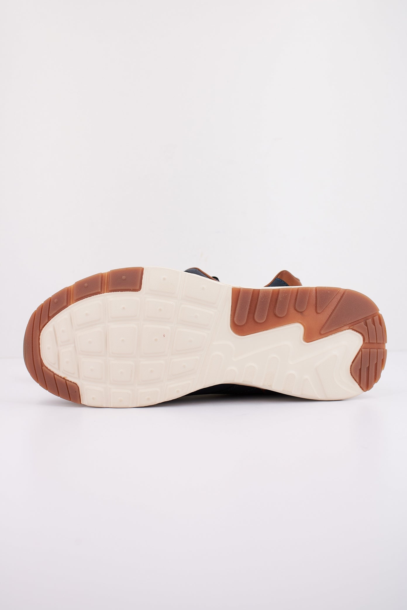 MTNG M  en color C  (5)