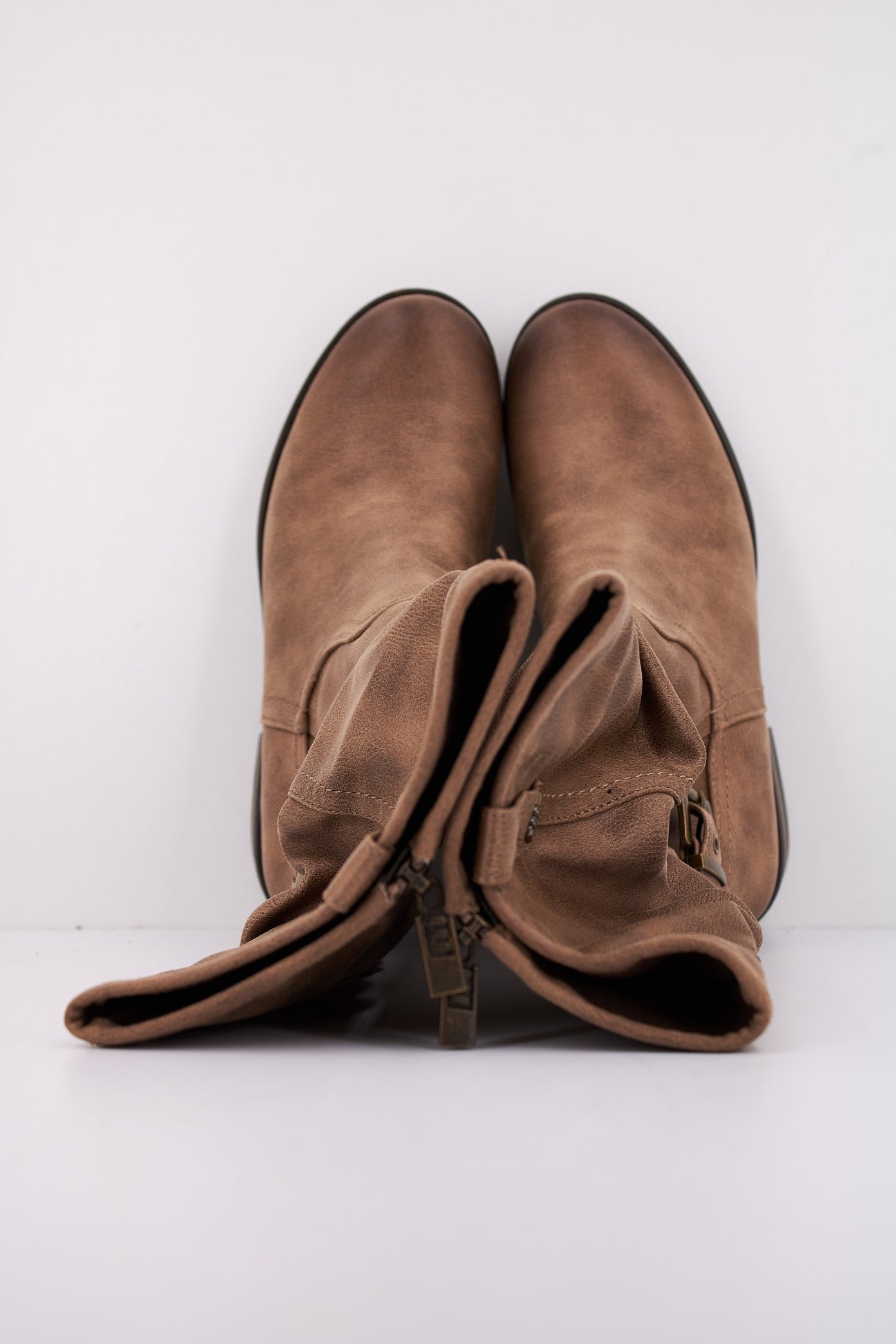 MTNG M en color C  (3)