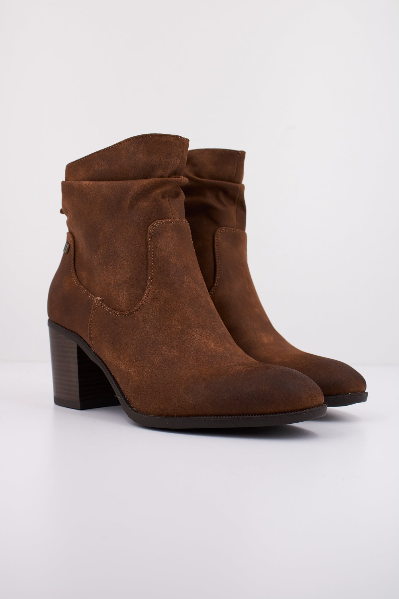 MTNG M  en color C  (2)