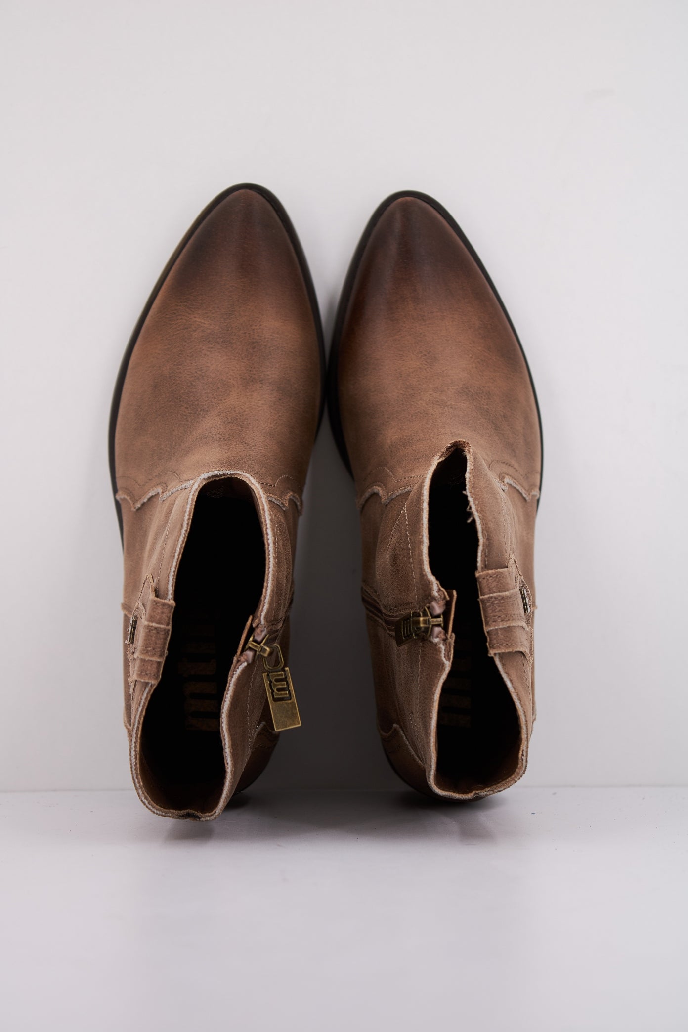 MTNG M  en color C  (3)