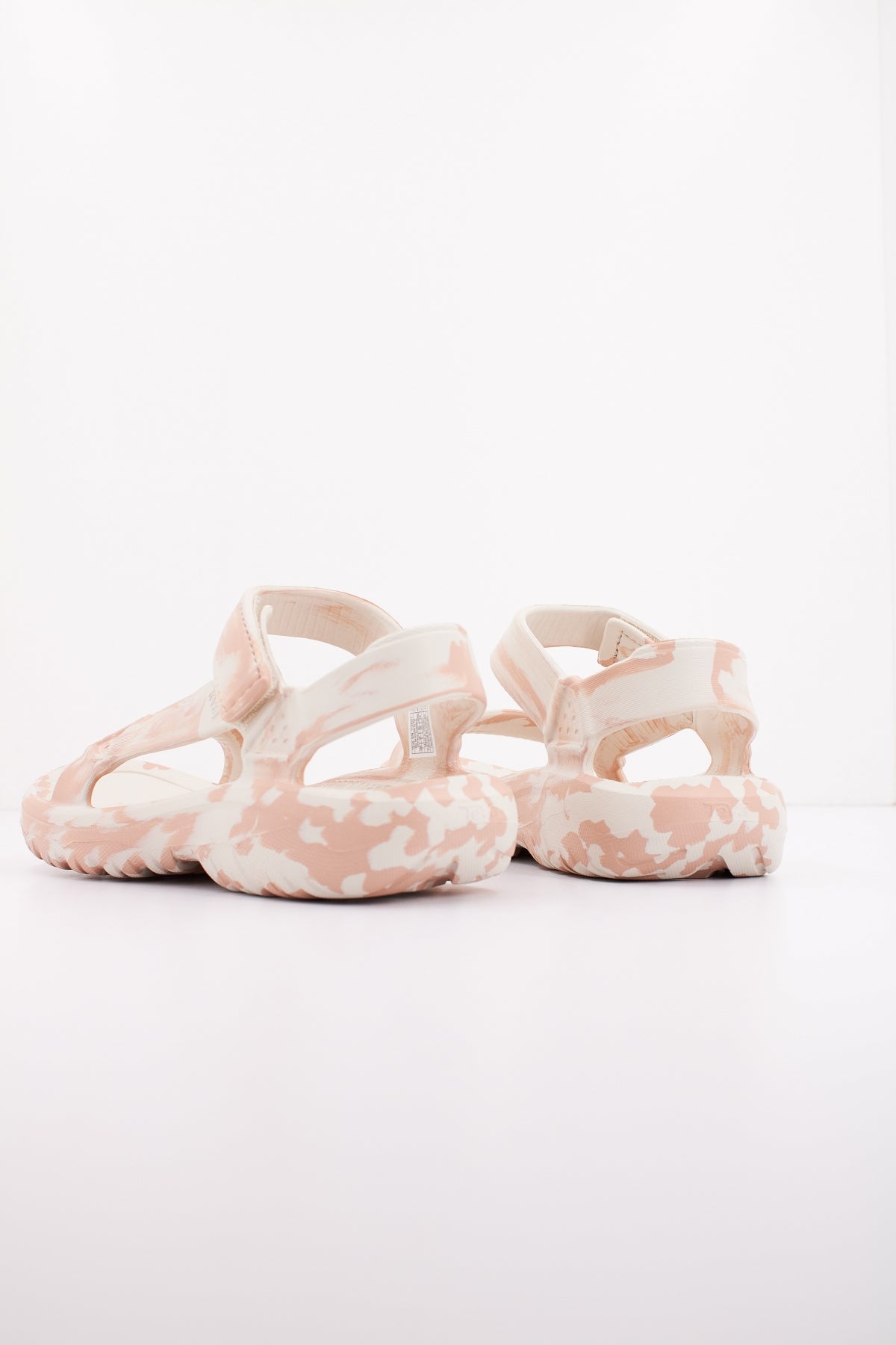 TEVA W HURRICANE en color MSS  (3)