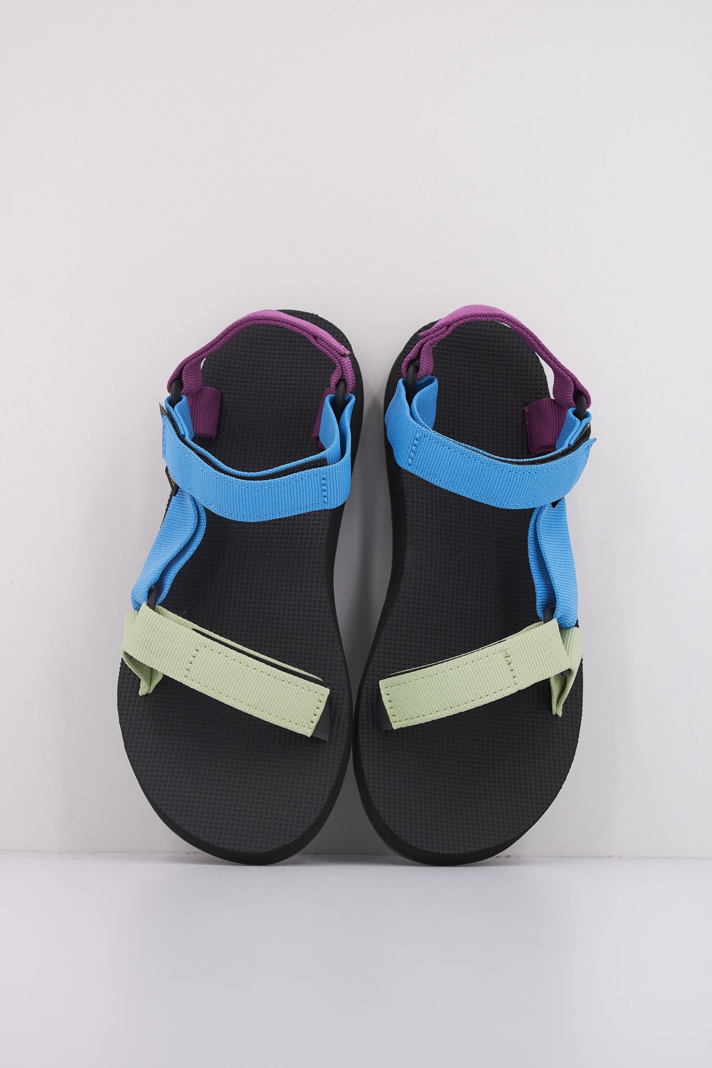 TEVA  W ORIGINAL UNIVERSA en color GWM  (3)