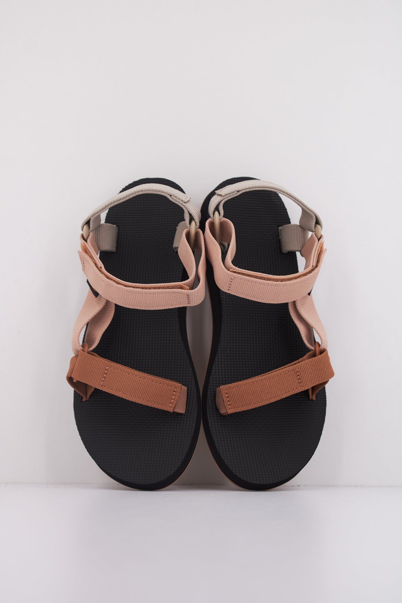 TEVA  W ORIGINAL UNIVERSA en color MSR  (3)