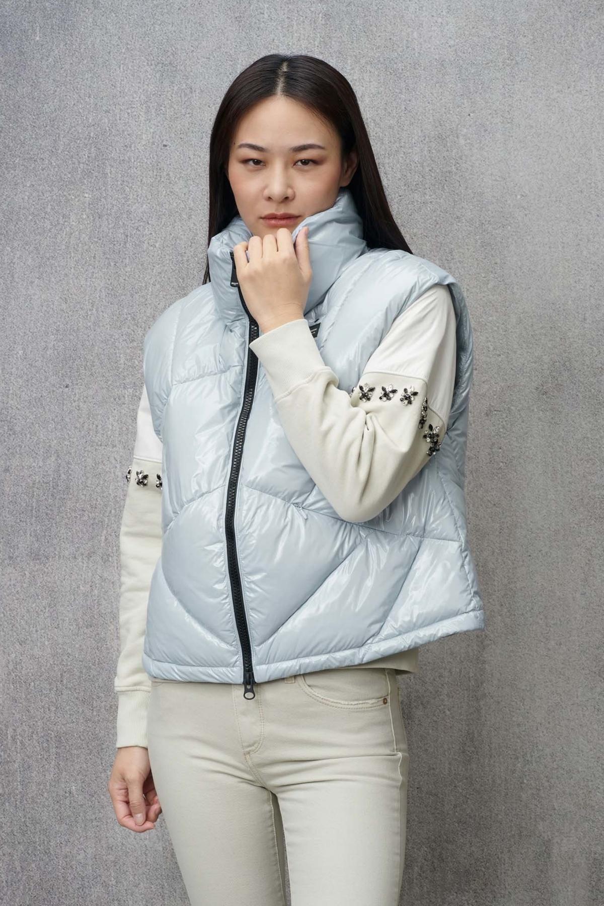 BLAUER LORNA en color   (1)