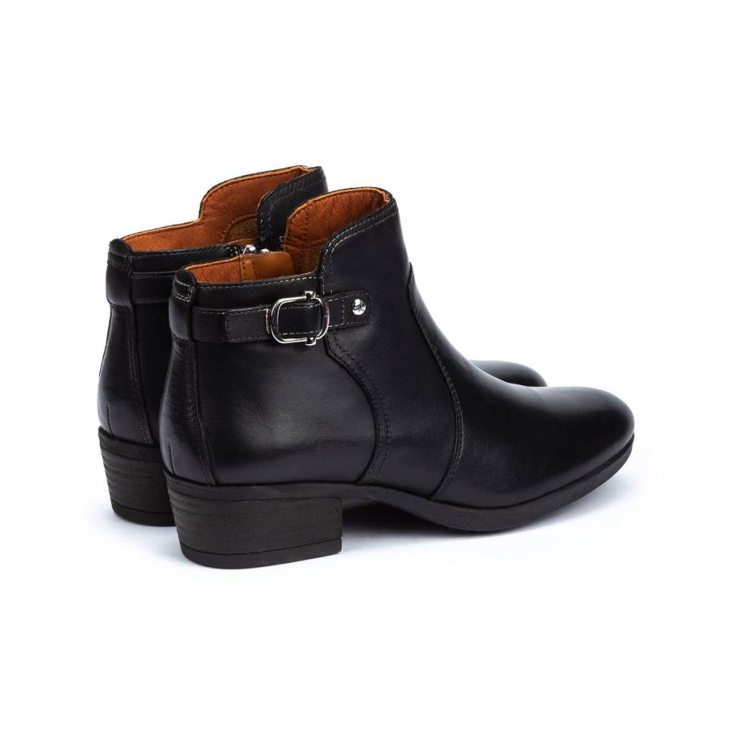 PIKOLINOS WU  en color BLACK  (3)