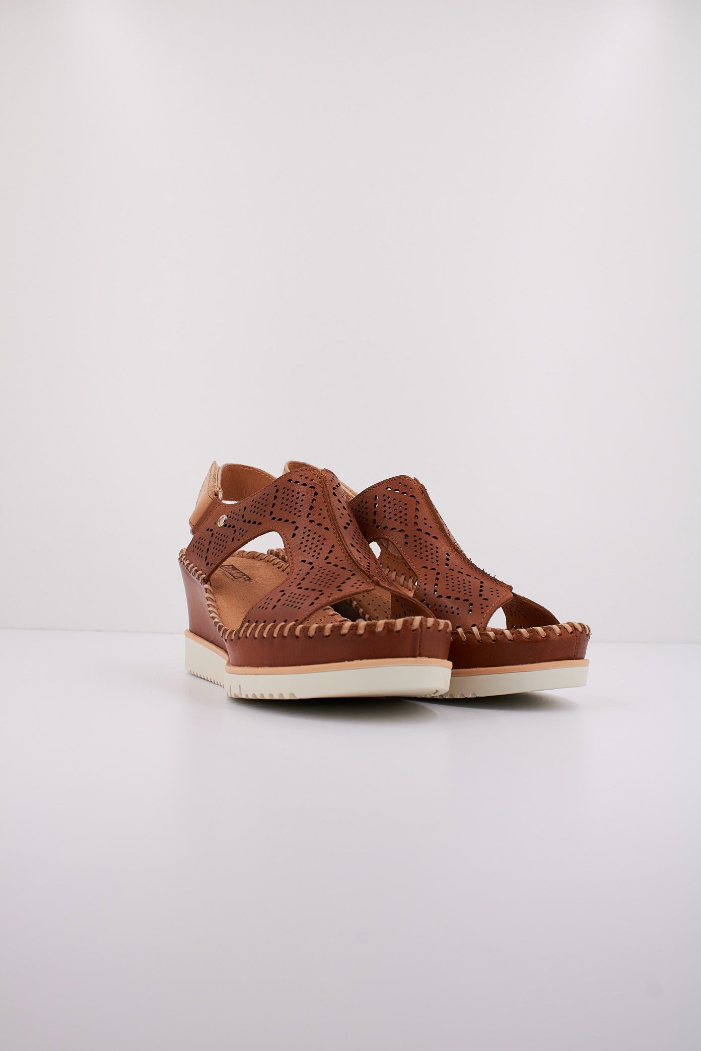 PIKOLINOS AGUADULCE en color BRANDY  (2)