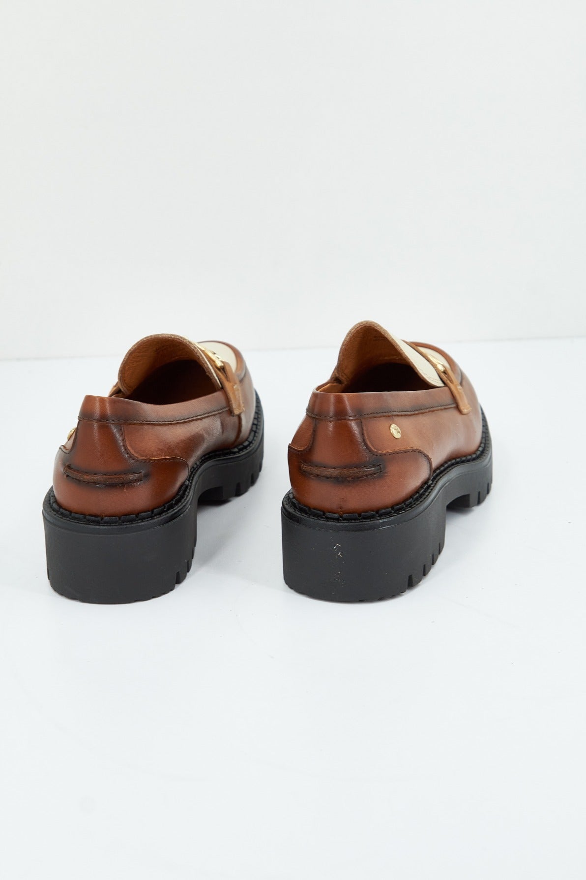 PIKOLINOS AVILES en color CUERO  (3)