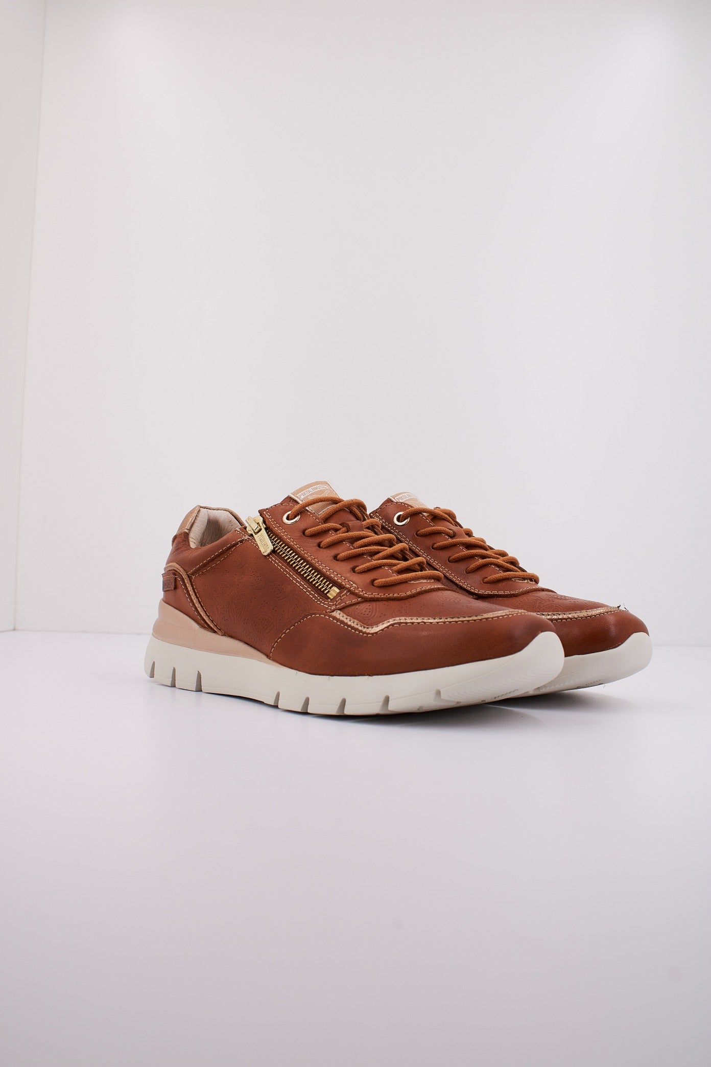 PIKOLINOS WR  en color BRANDY  (2)