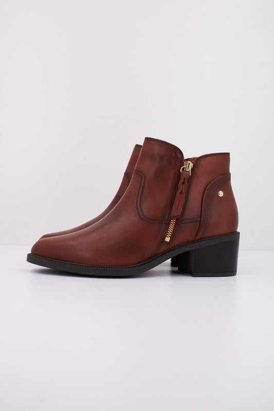 PIKOLINOS BACAROT WD  en color COGNAC  (1)